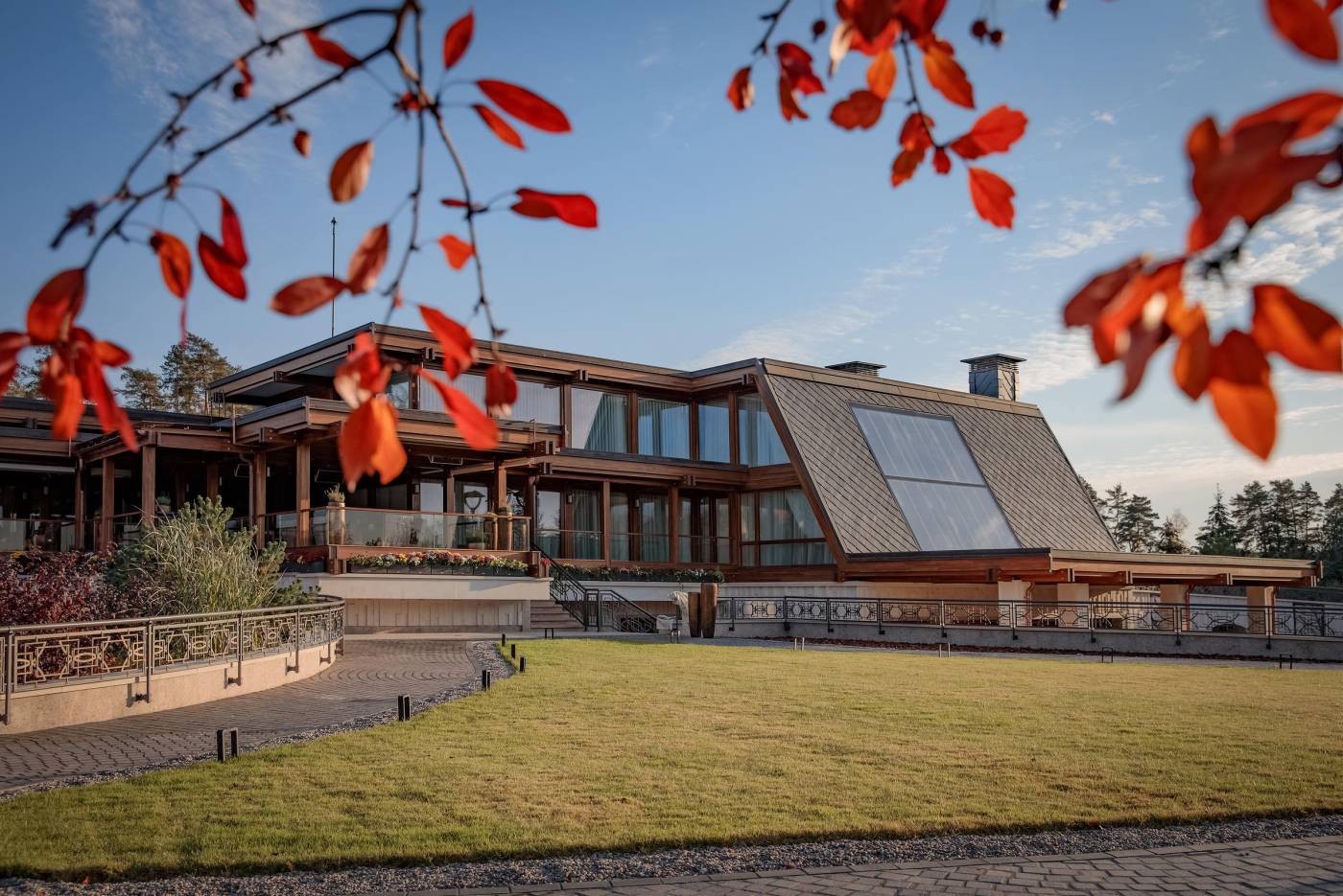 Pagano-house-wood-luxury-worlds-largest-residence-exterior-facade-landscape