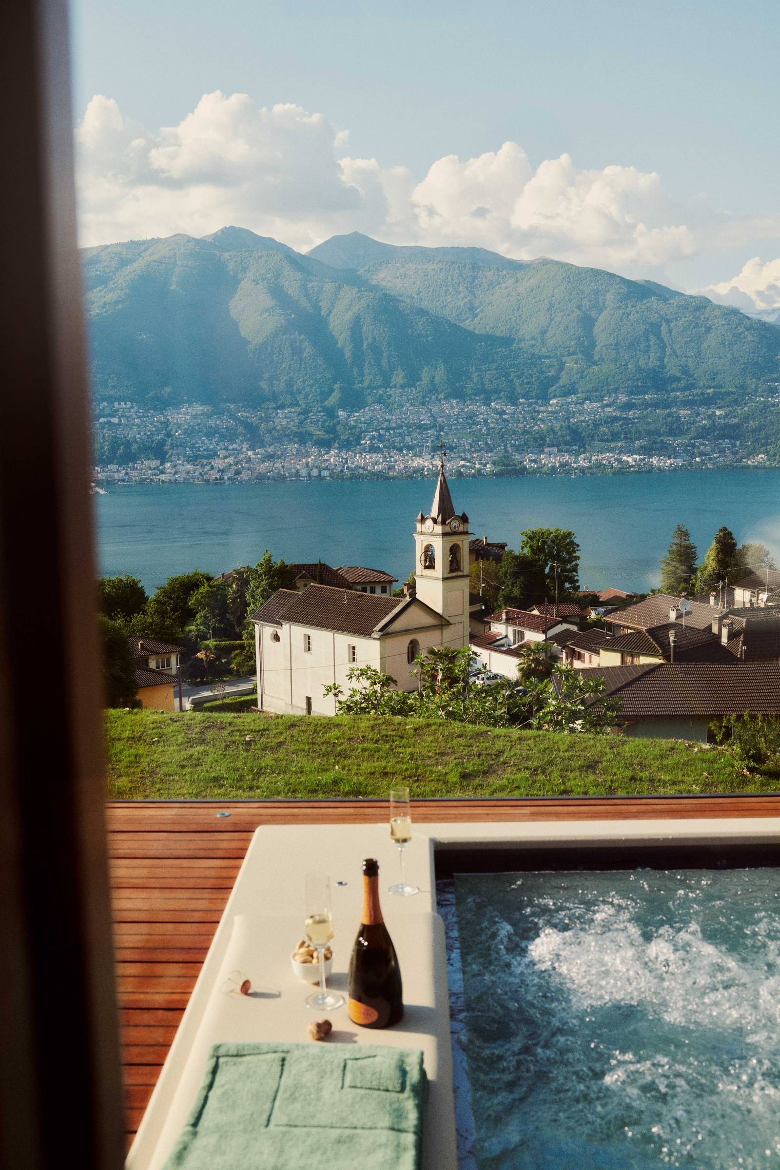 Pagano-wood-hospitality-luxury-habitat-swiss-jacuzzi-terrace