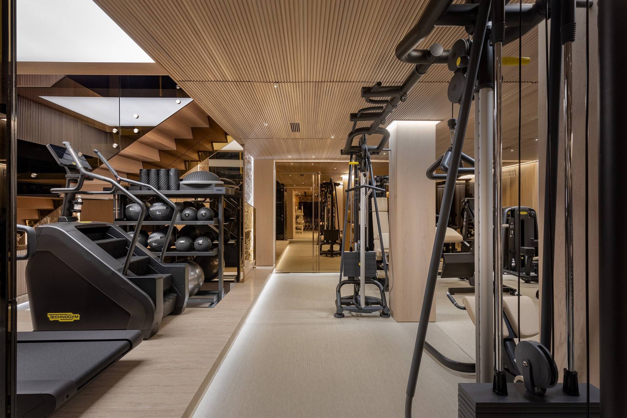 Pagano-home-wood-luxury-swiss-geneve-home-gym