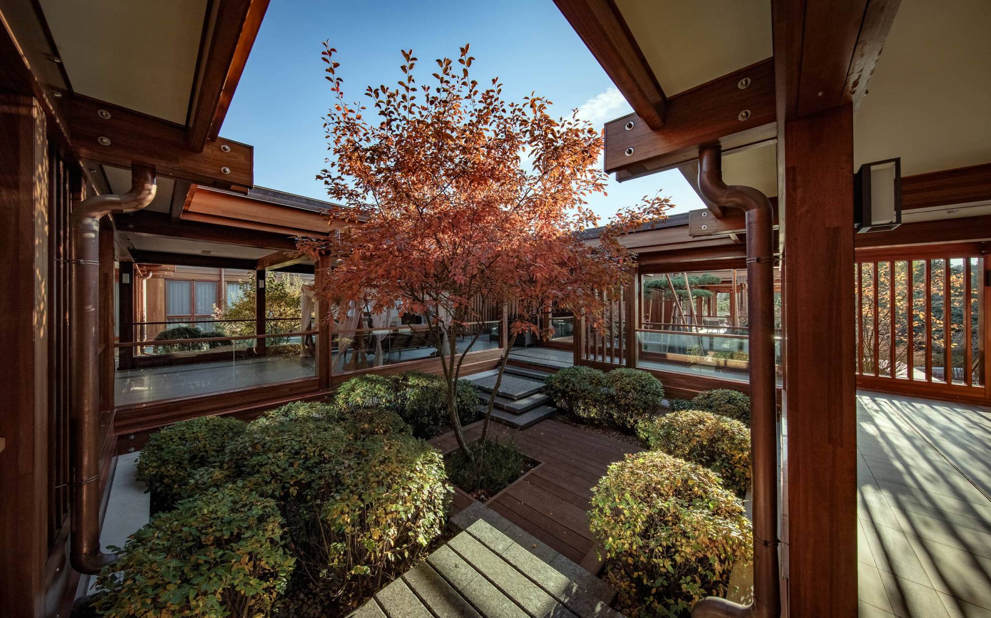 Pagano-house-wood-luxury-worlds-largest-residence-courtyard-garden-terrace