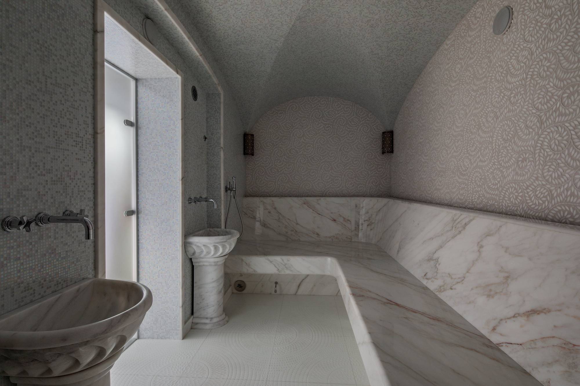Pagano-house-wood-luxury-spa-privata-hammam-marble-vault