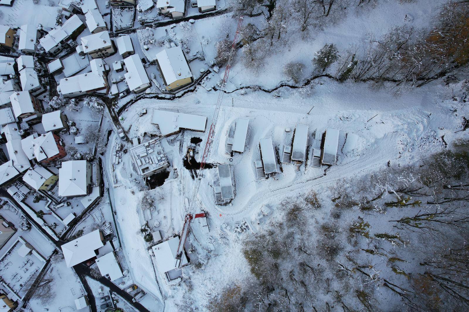 Pagano-wood-hospitality-luxury-habitat-swiss-construction-snow