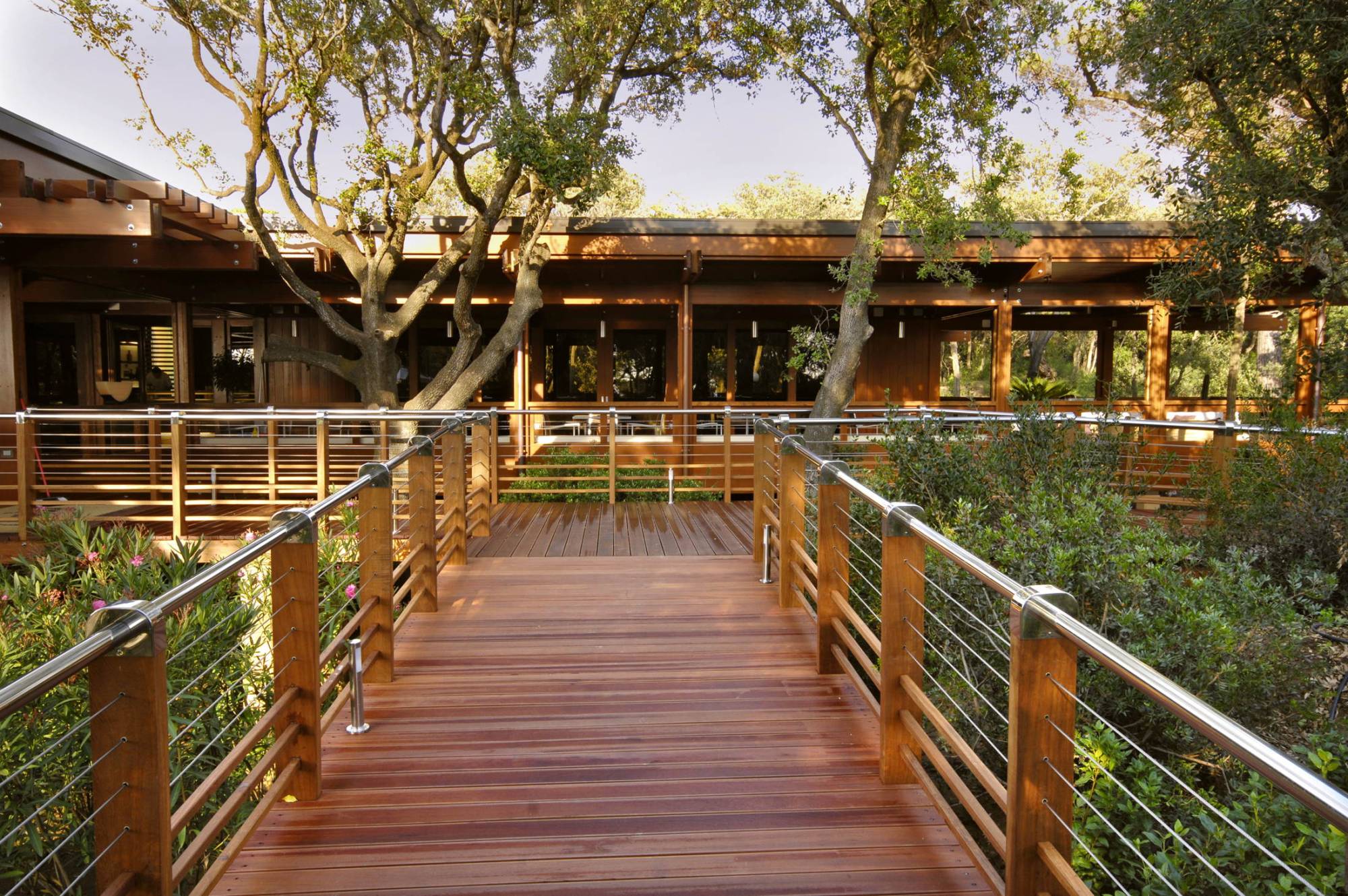 Pagano-house-wood-luxury-restaurant-seaside-bridge-restaurant-panoramic