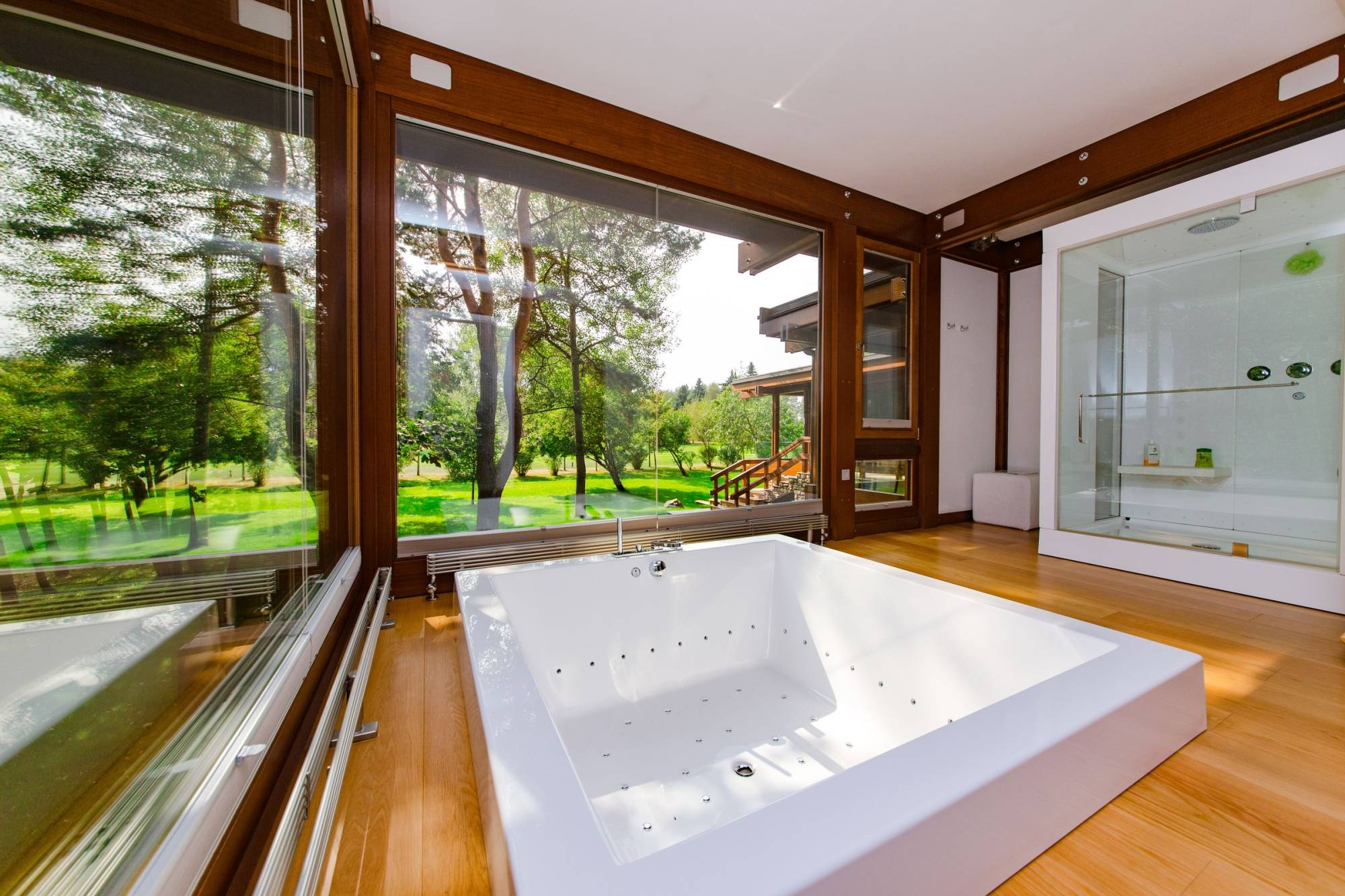 Pagano-home-wood-golf-residence-russia-luxury-sustainability-spa-bathtub