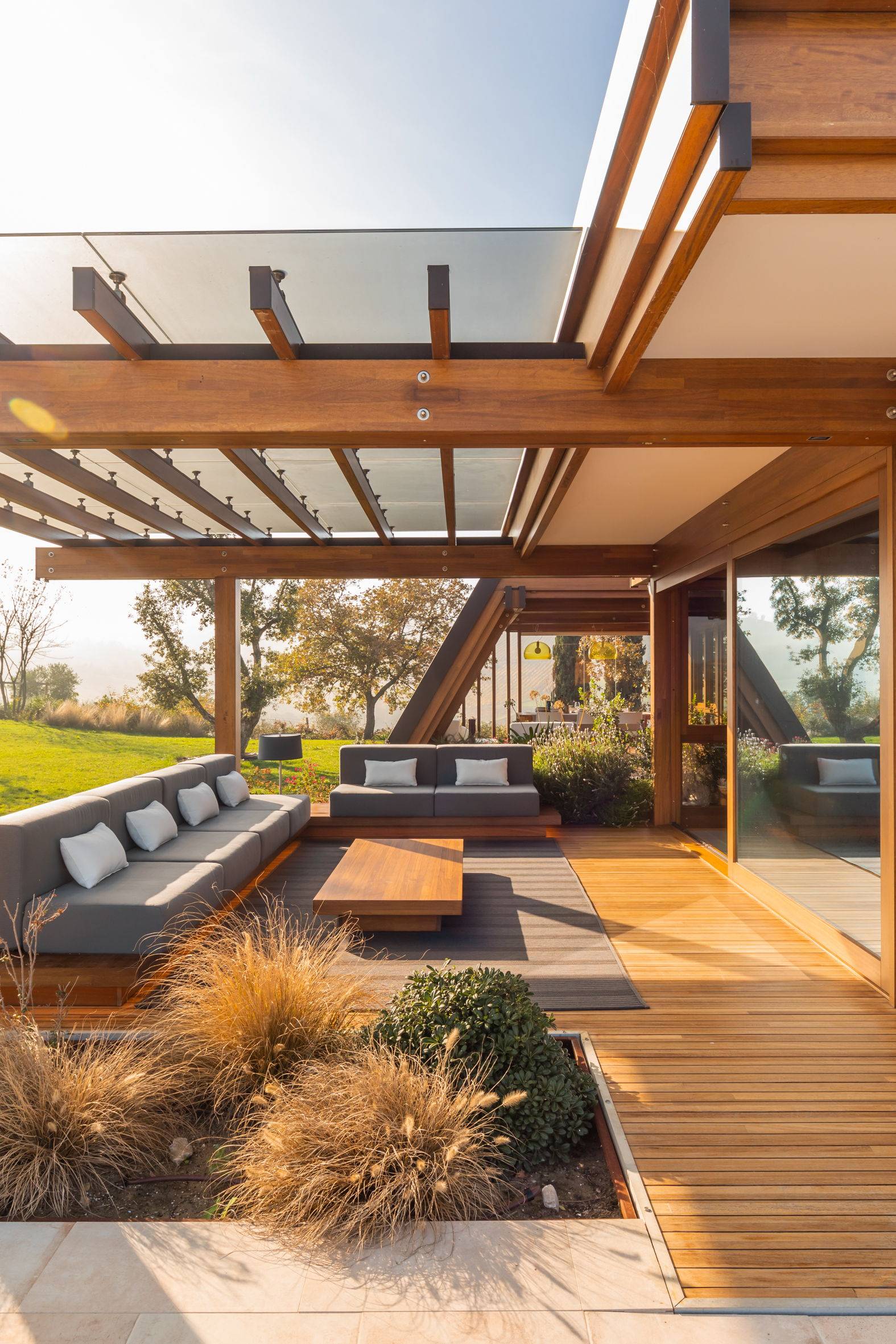 Pagano-house-wood-luxury-villa-rachele-outdoor-lounge-pergola