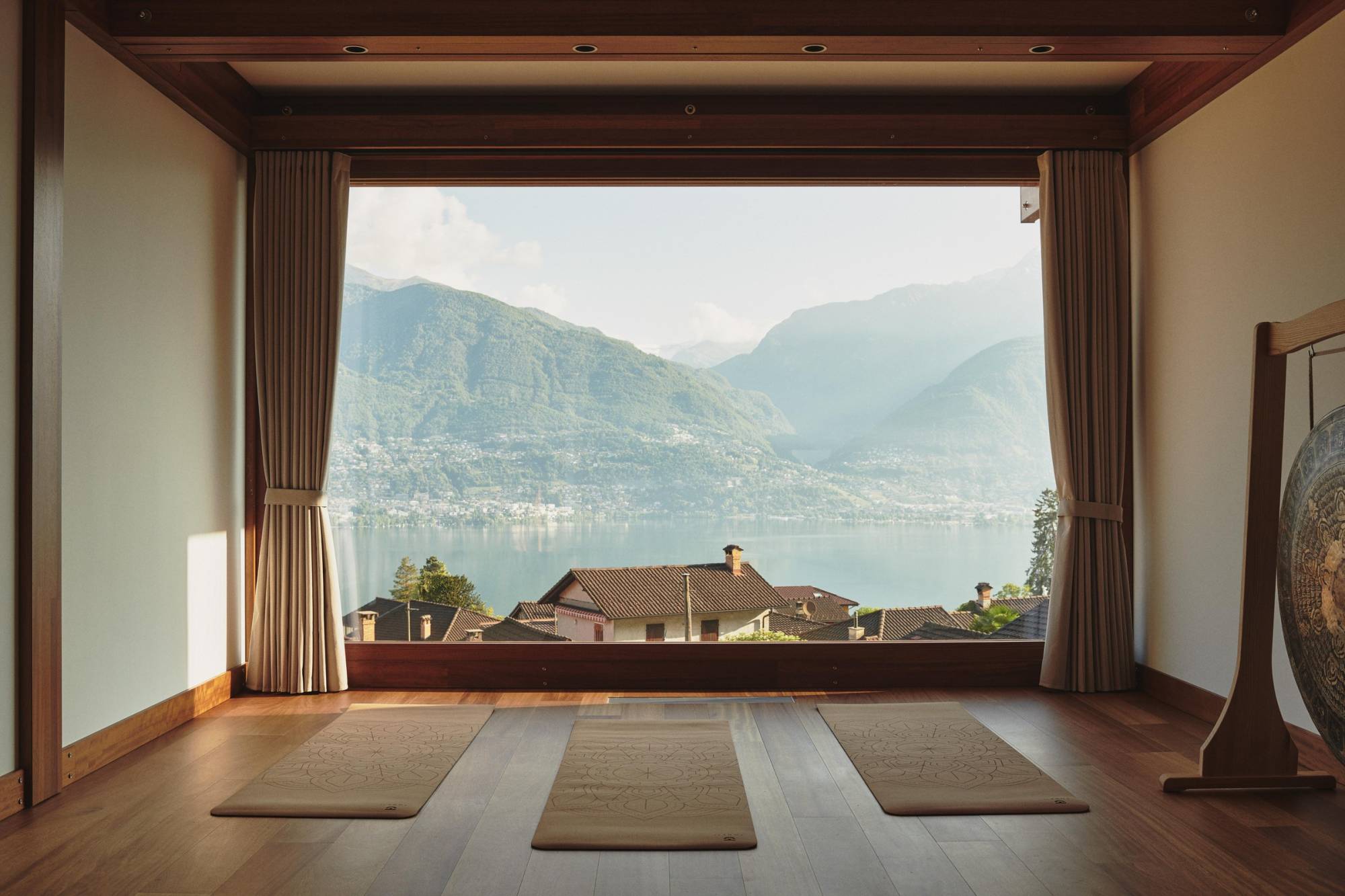 Pagano-wood-hospitality-luxury-habitat-swiss-yoga-room