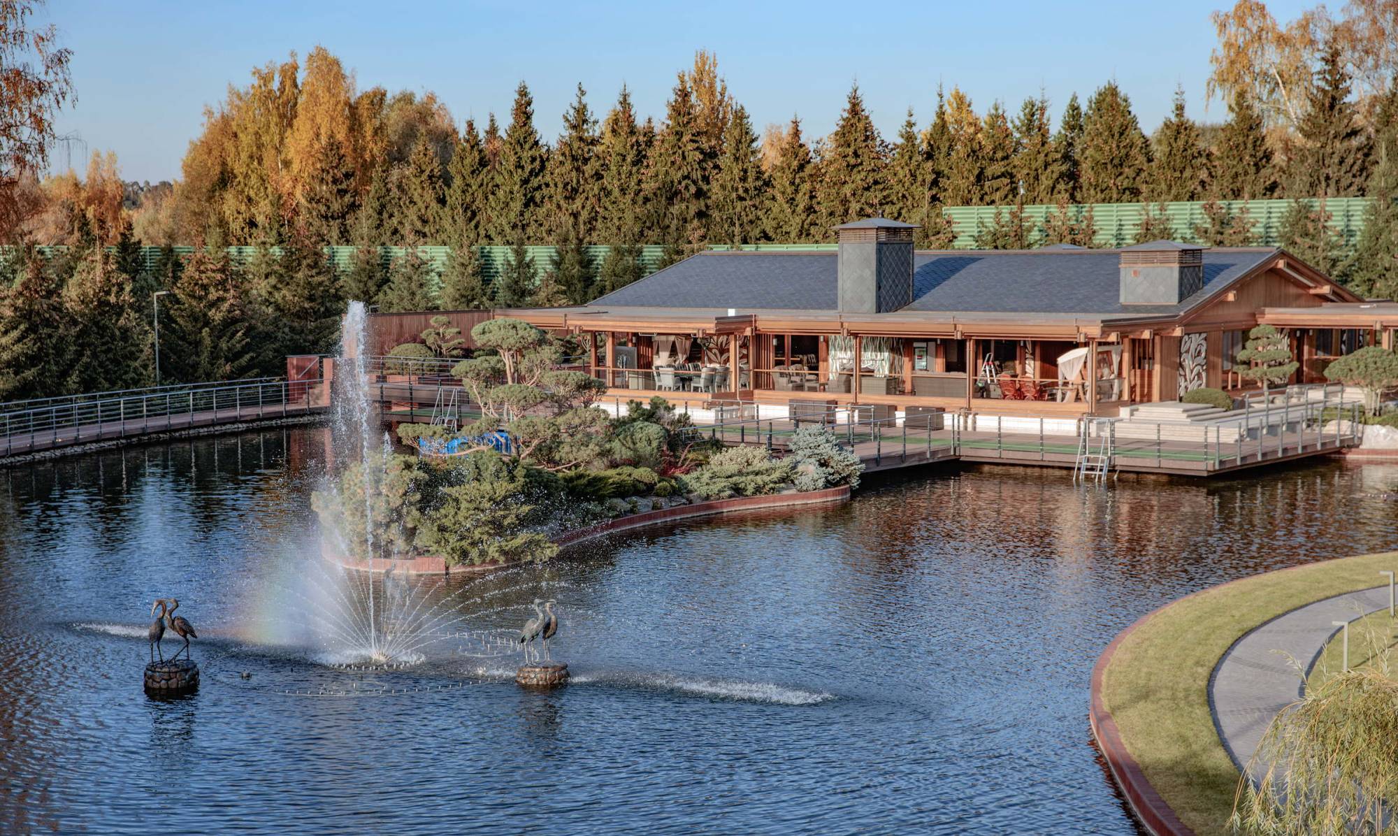 Pagano-house-wood-luxury-spa-privata-garden-fountain