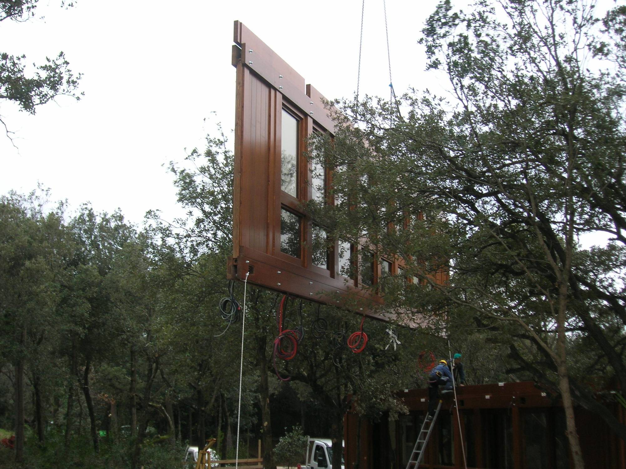 Pagano-house-wood-luxury-restaurant-seaside-construction-crane-panel