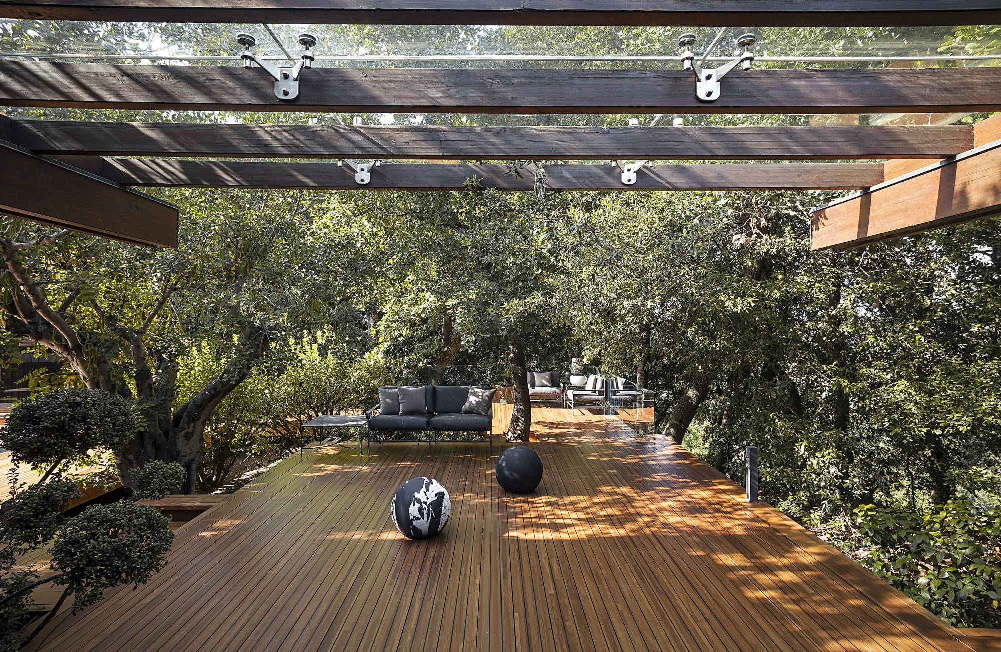 Pagano-wood-luxury-casa-pagano-pergola
