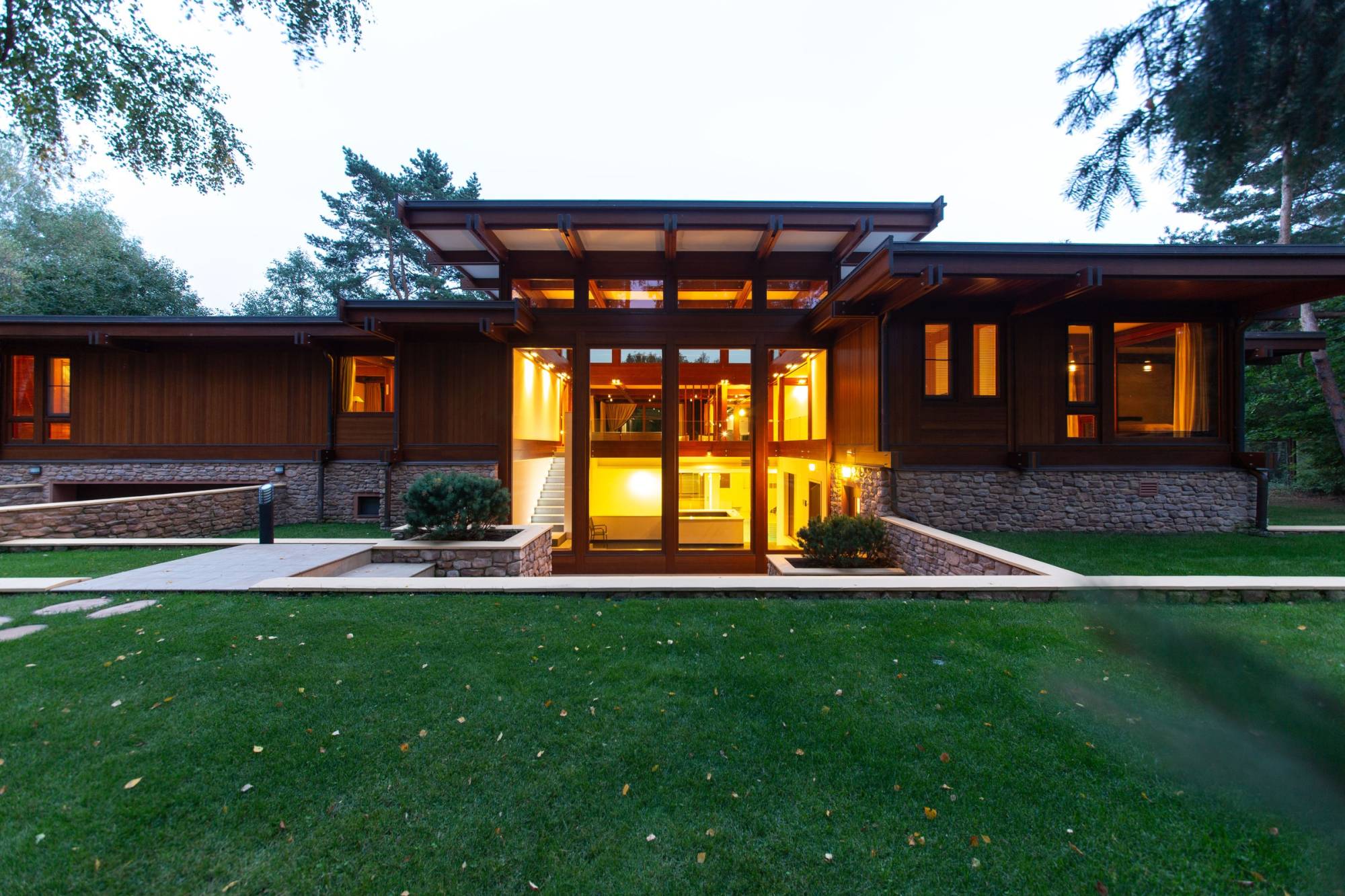 Pagano-home-wood-golf-residence-russia-luxury-sustainability-glass-atrium