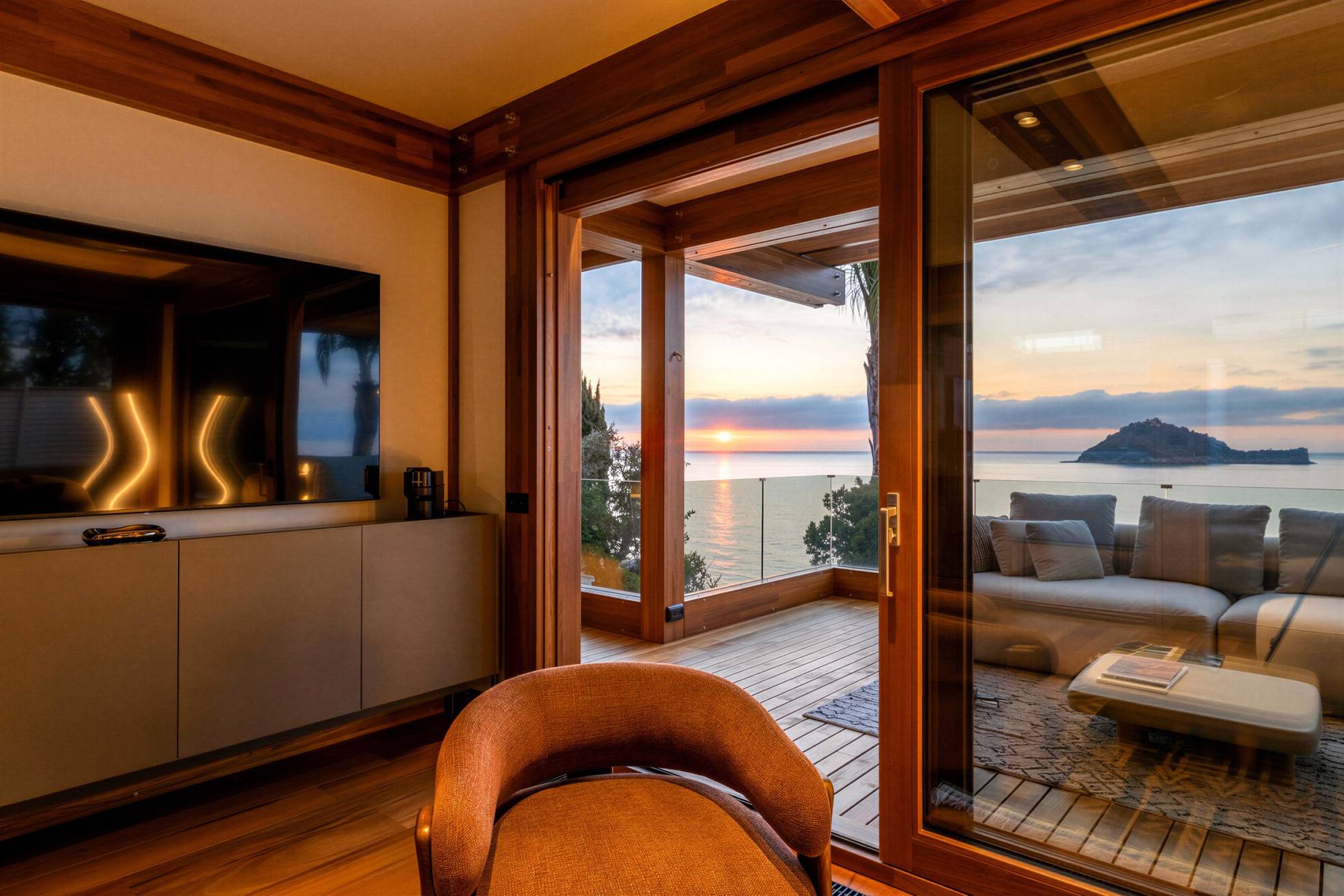 Pagano-wood-systems-hospitality-luxury-suite-terrace