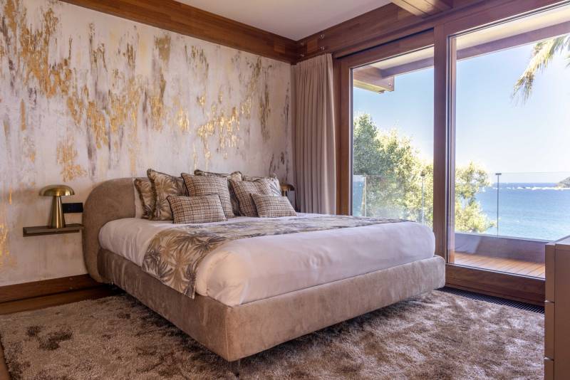 Pagano-home-wood-luxury-BABA-bedroom-design-sea-view-10